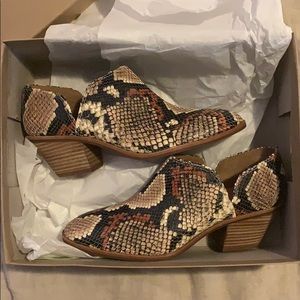 Madewell cut out boots snake print leather size 7